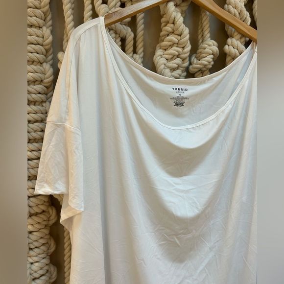 Torrid Active White Tee Shirt Size 6 Plus - Picture 3 of 6
